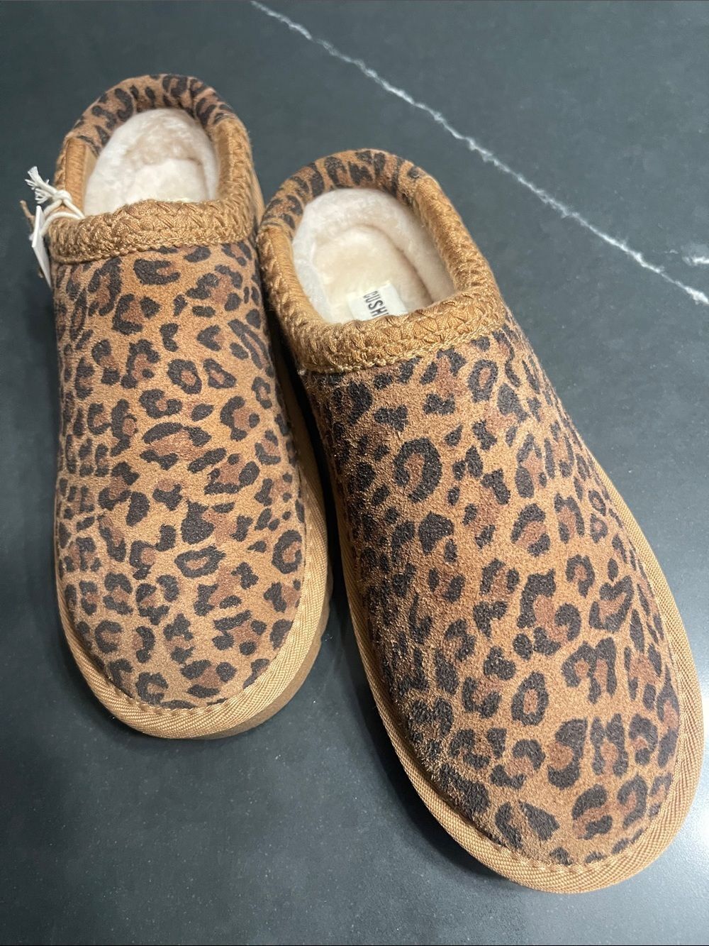 Size 8 - Cushionaire Leopard Print Women’s Slip-On Slippers in Brown - Picture 12 of 14
